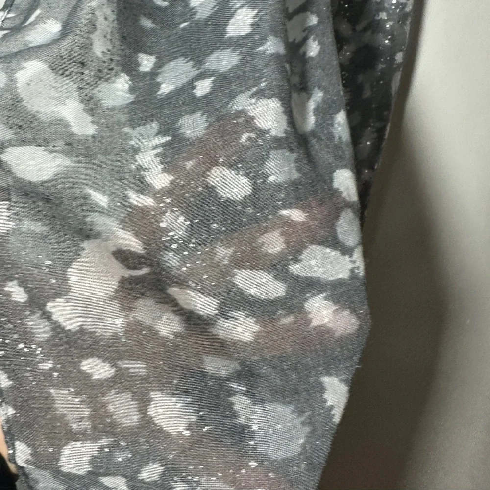 Chico’s NWT Fawn Fun Foil Infinity Gray Patterned Scarf Minimalist Casual Chic
